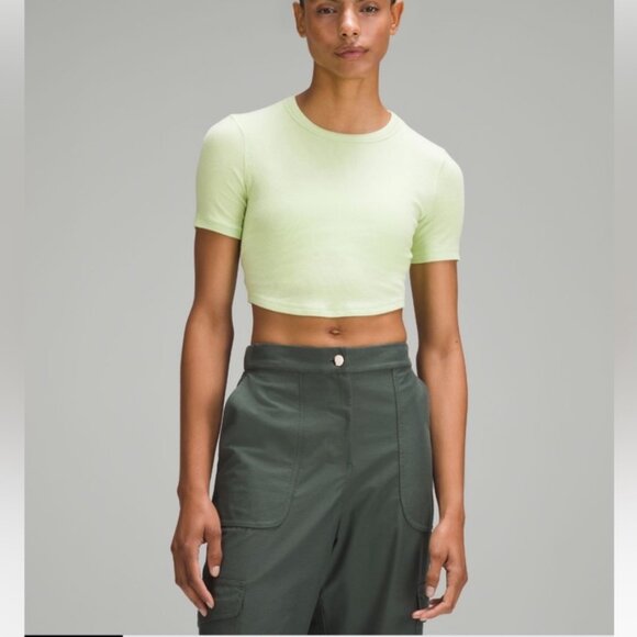NWT Lululemon Hold Tight Cropped T-Shirt - Picture 1 of 3
